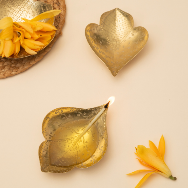 Small Flame, Considered Carefully: A Note on Diwali Diya Decoration